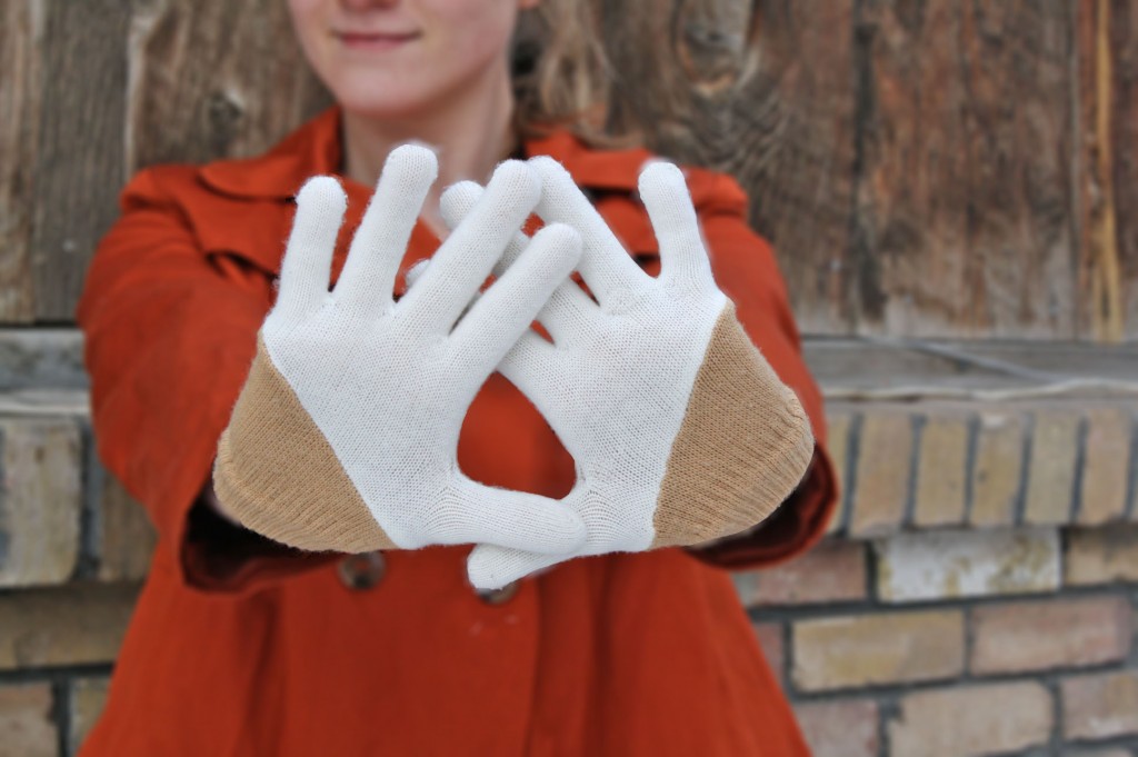DIY color-blocked gloves